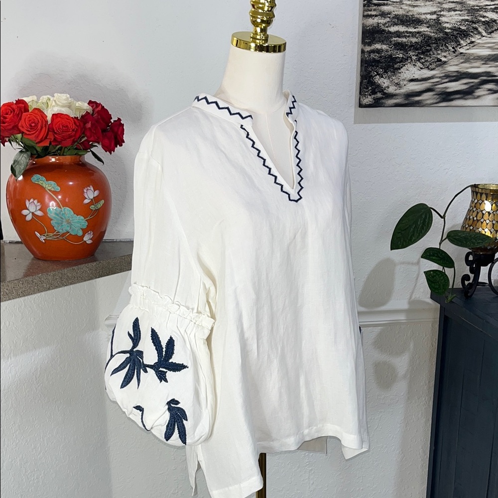 Like New Chicos Blue Embroidered Women's Top size 3 US 16 ballon 3/4 sleeves - Picture 5 of 15